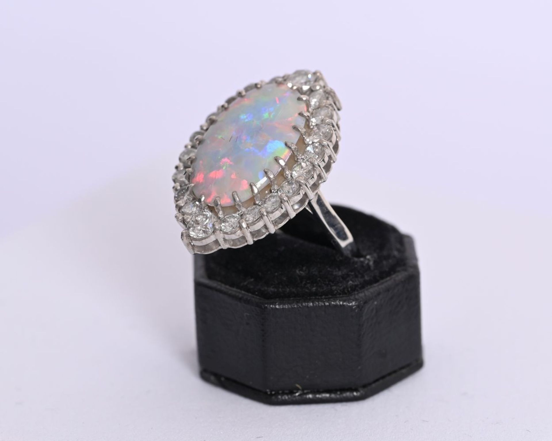 18K WHITE GOLD, OPAL & DIAMOND RING - Bild 2 aus 3