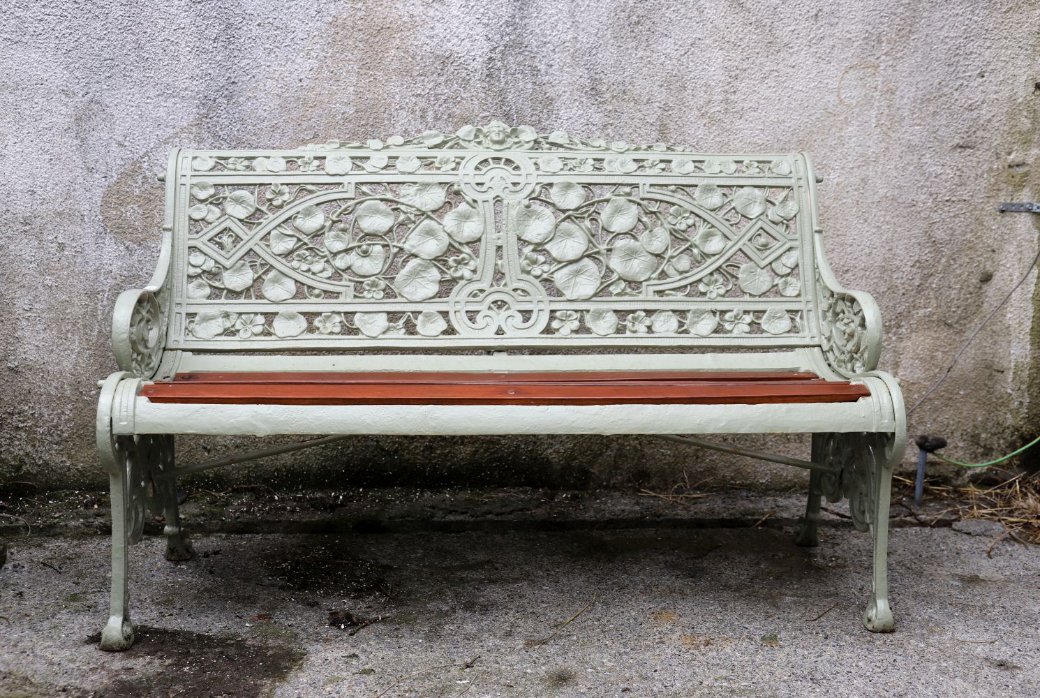 COALBROOKDALE DESIGN CAST IRON GARDEN SEAT