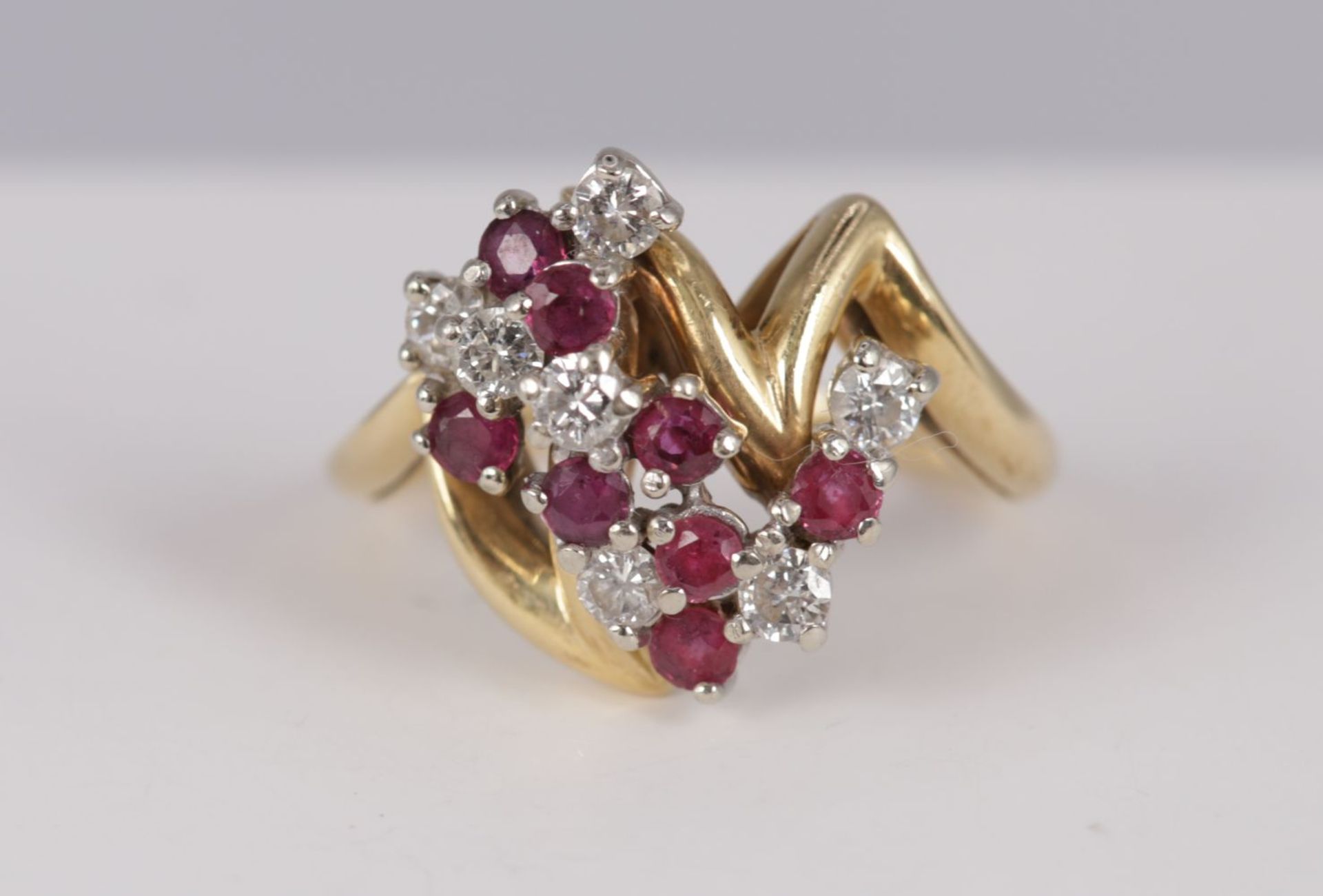 14K GOLD, DIAMOND AND RUBY RING - Image 4 of 4
