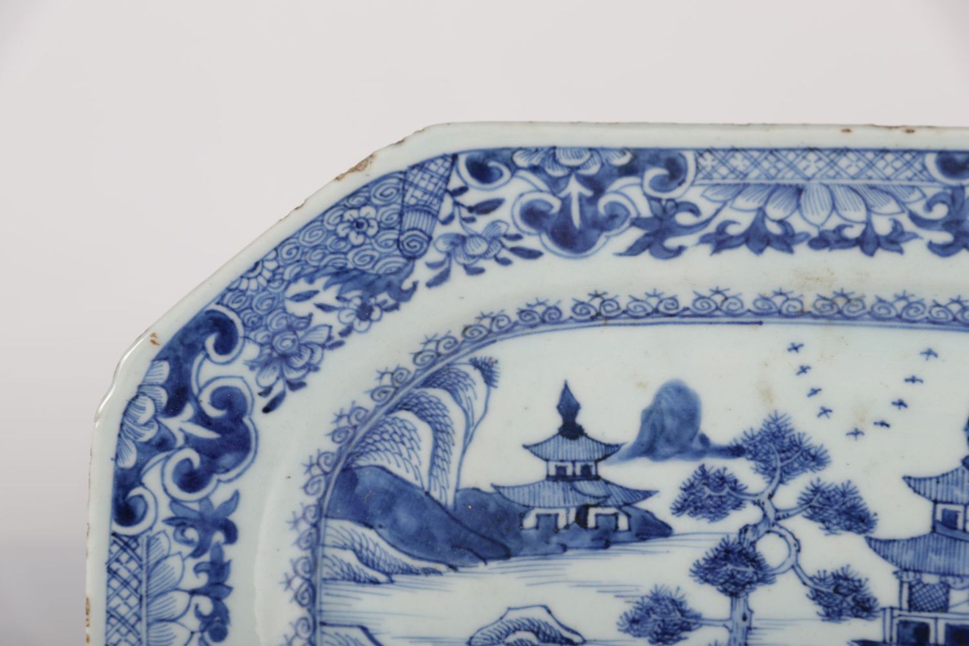 18TH-CENTURY CHINESE NANKIN BLUE & WHITE PLATTER - Bild 3 aus 3
