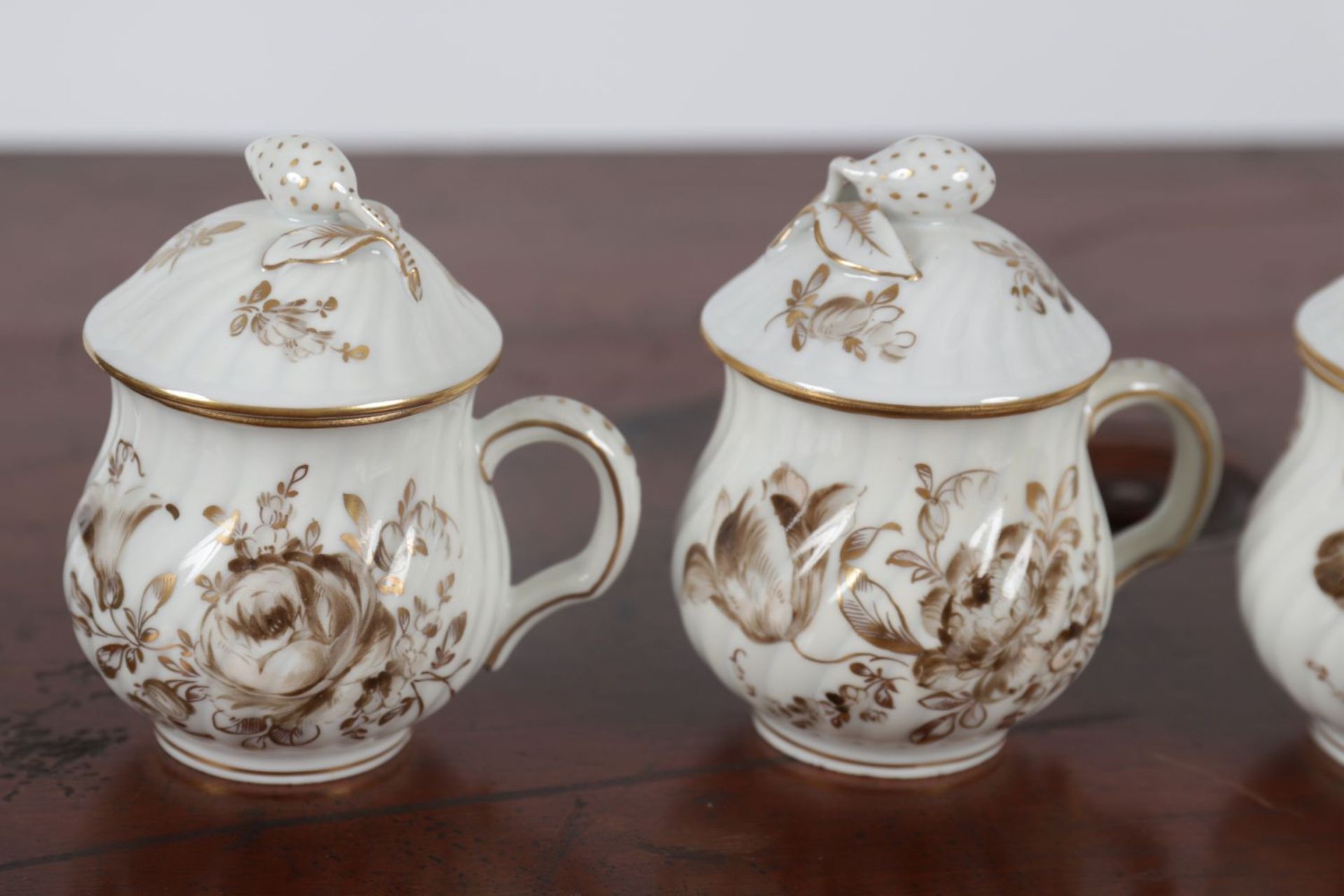 SET OF 4 VIENNA PORCELAIN CHOCOLATE CUPS - Image 2 of 3