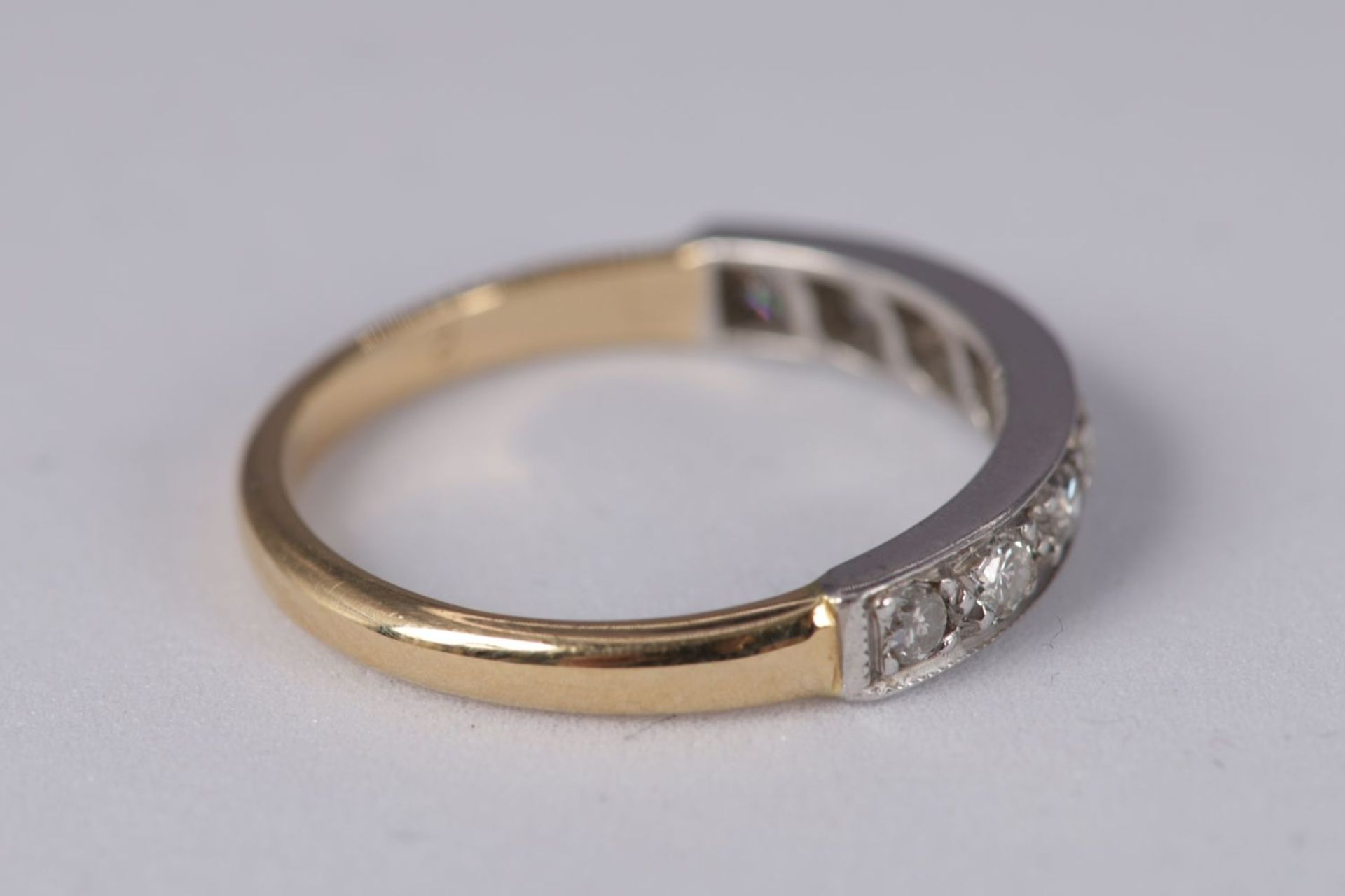 18K YELLOW GOLD DIAMOND 1/2 ETERNITY RING - Image 3 of 3