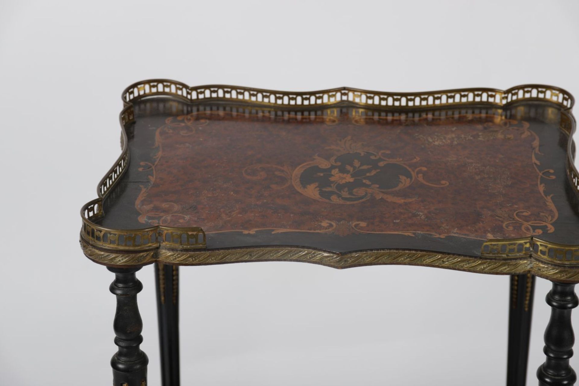 19TH-CENTURY AMBOYNA & MARQUETRY TABLE - Image 3 of 3