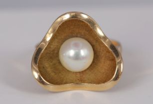 18K YELLOW GOLD & PEARL RING