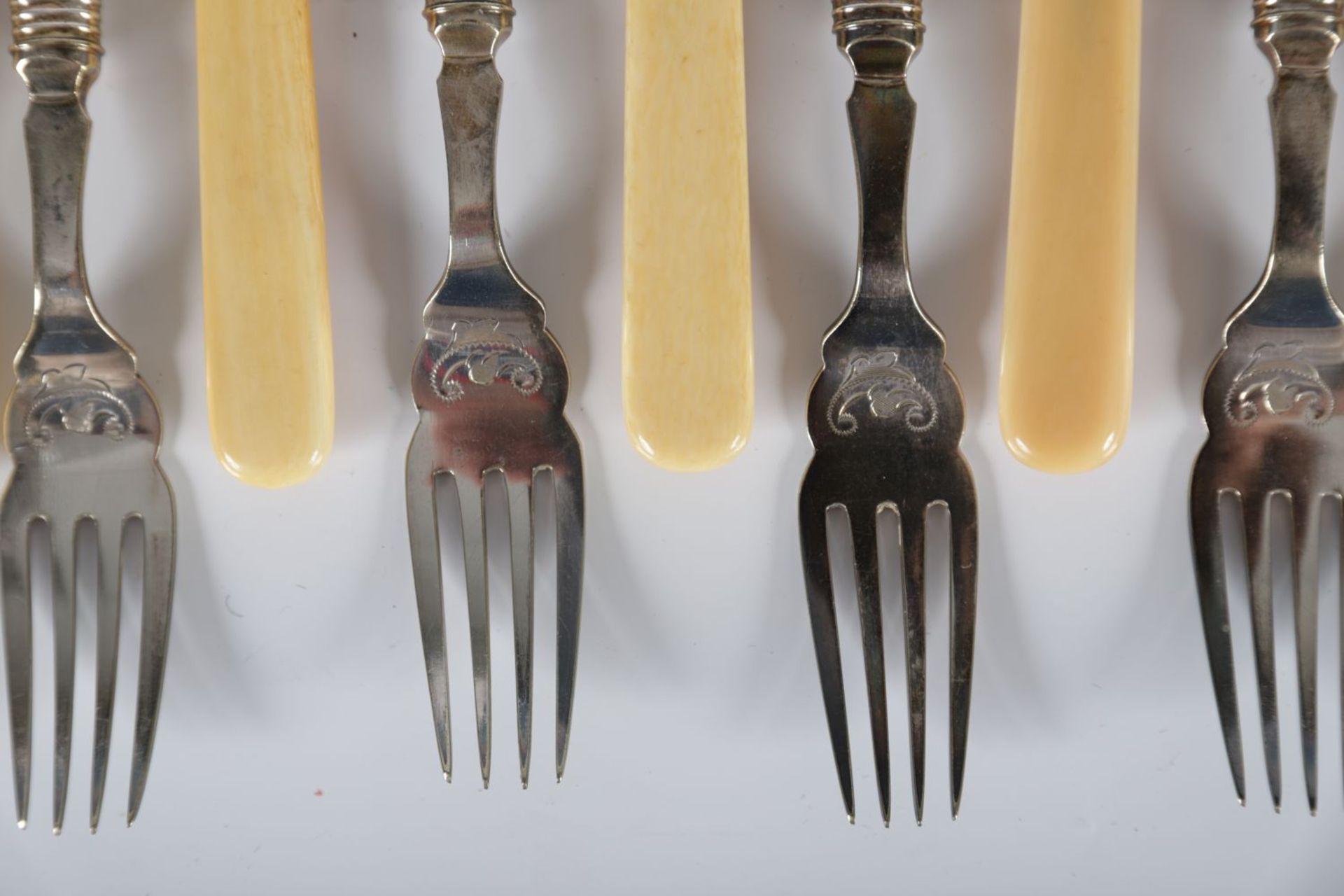 SET OF 6 FISH KNIVES AND FORKS - Image 3 of 4