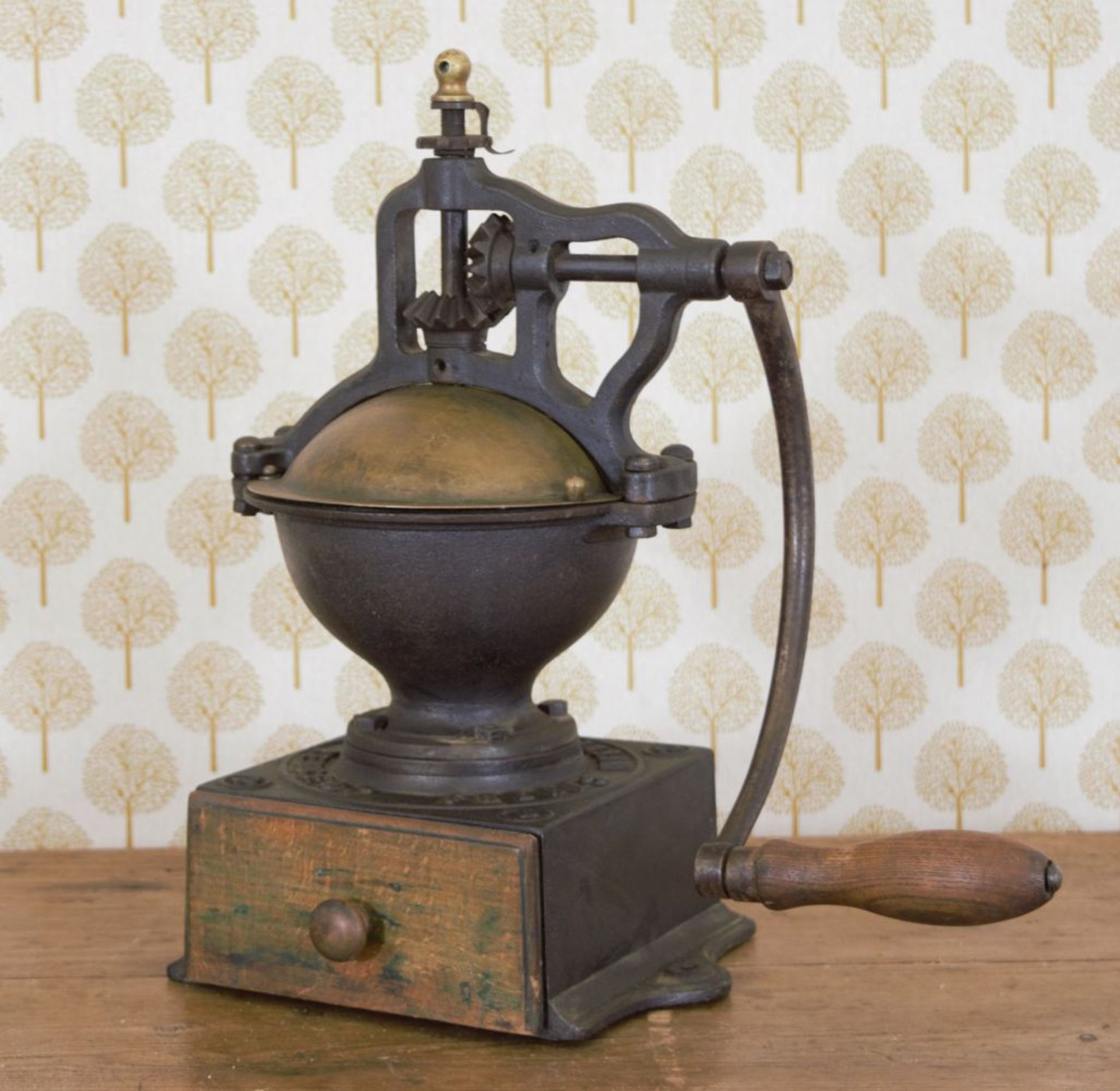 19TH-CENTURY BRASS & IRON TABLE TOP COFFEE GRINDER
