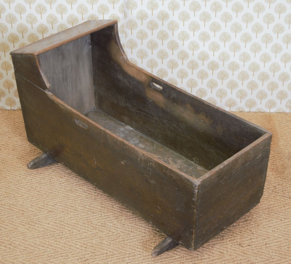 GEORGIAN PERIOD PINE CRADLE - Image 2 of 4