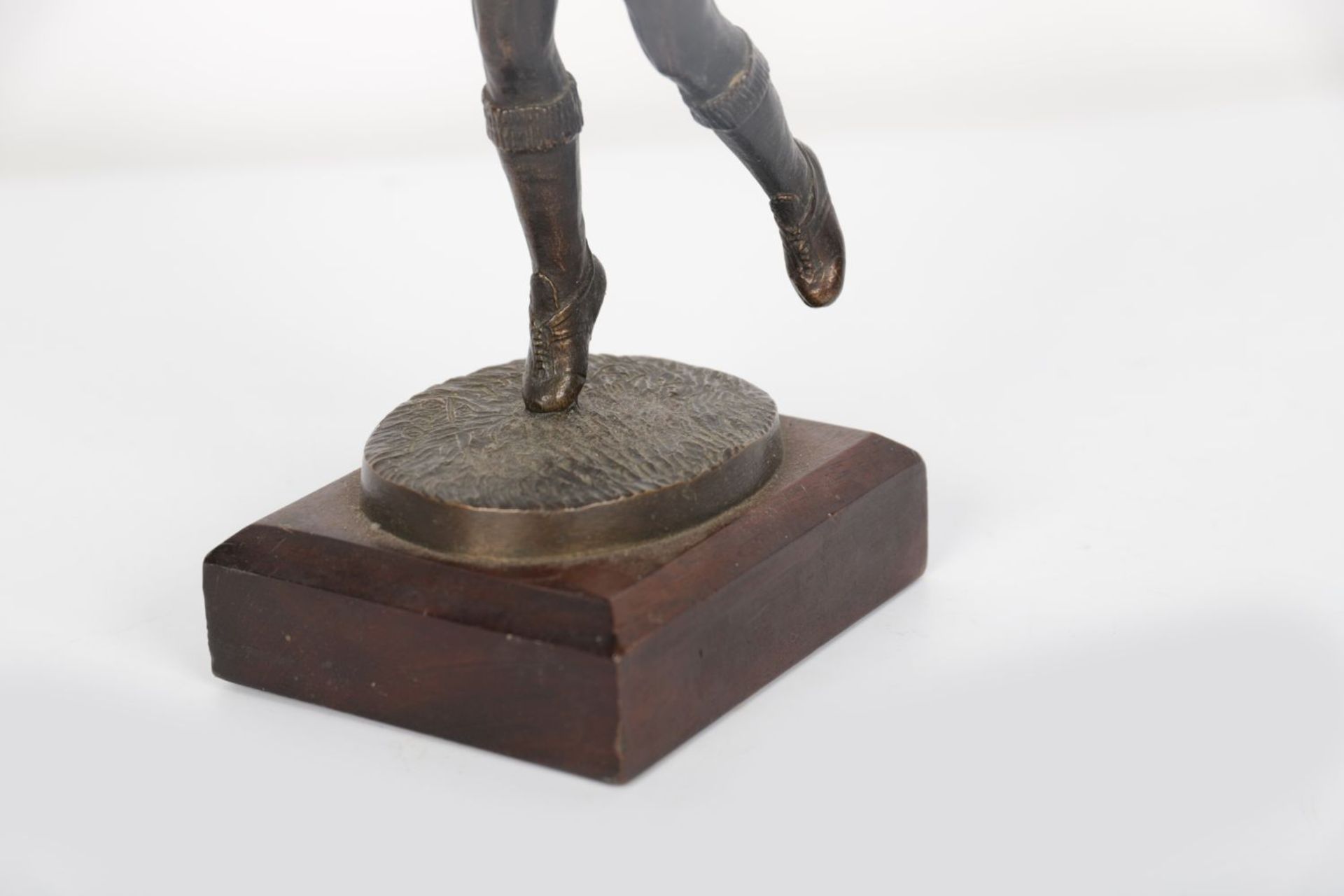LIMITED EDITION BRONZE SCULPTURE - Image 3 of 3