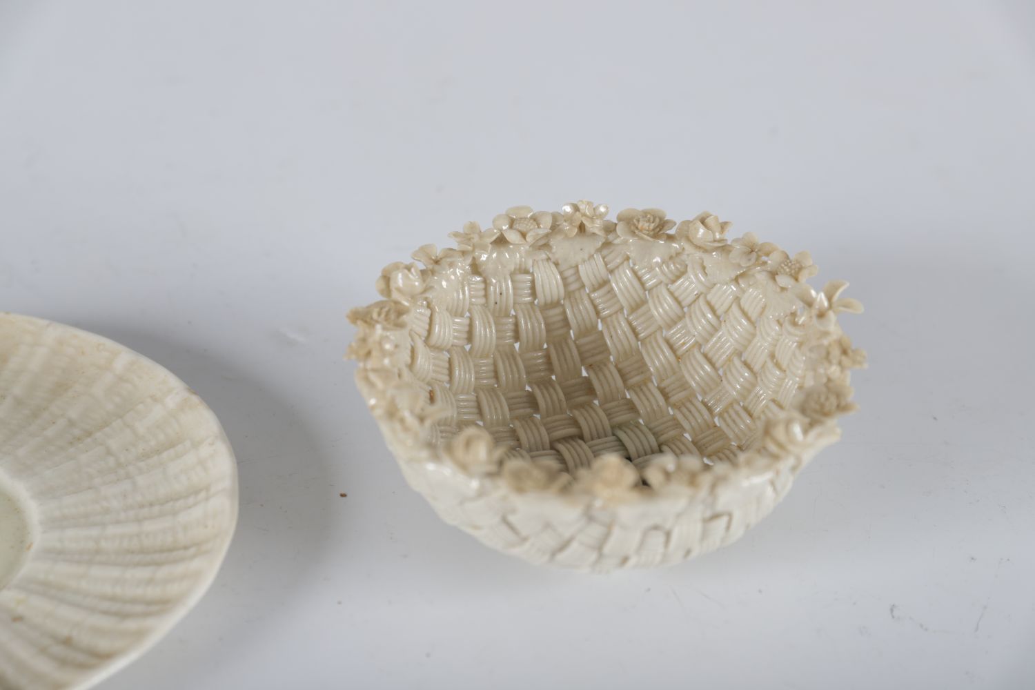 SMALL EARLY BELLEEK BASKET - Image 3 of 3