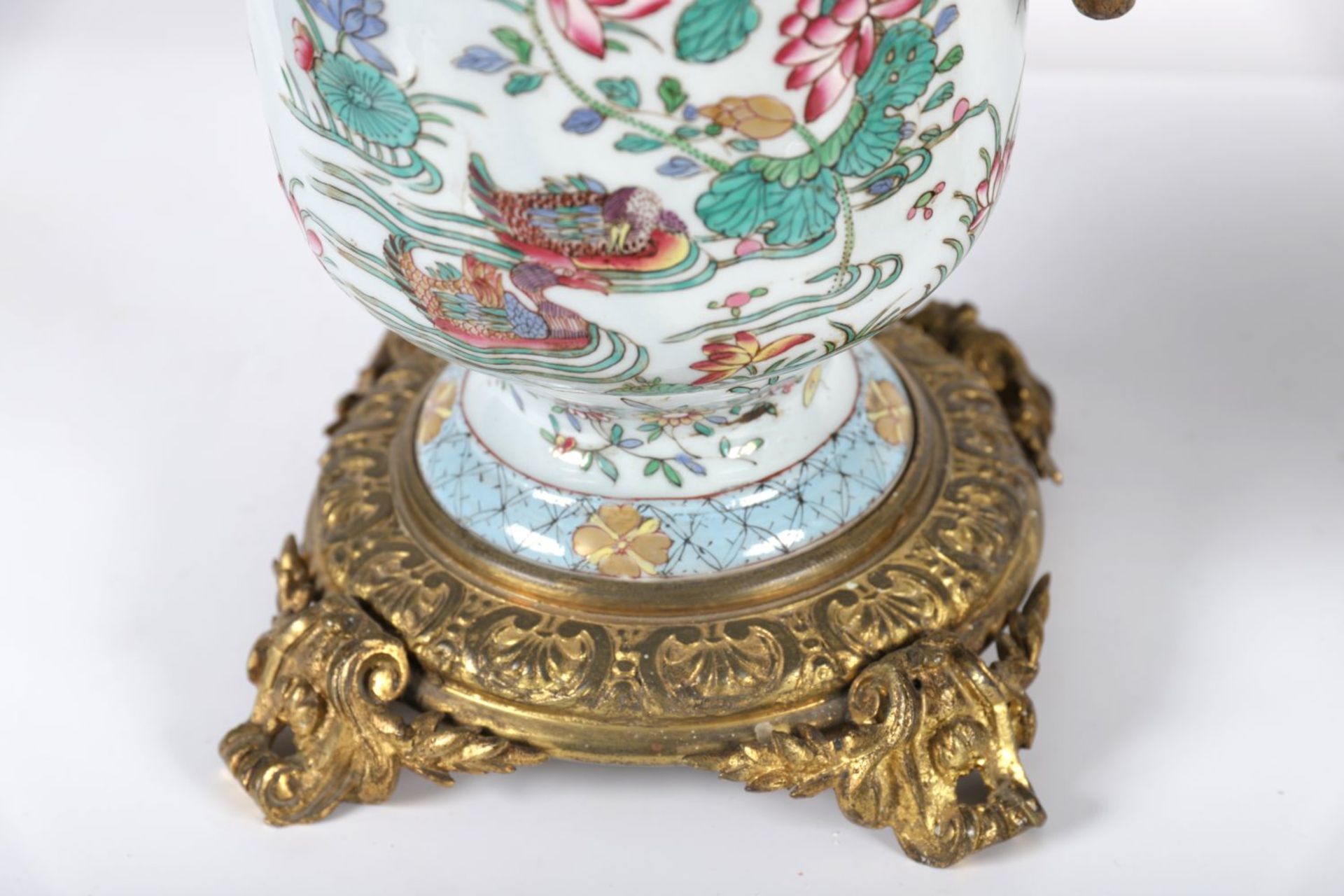 PAIR 19TH-CENTURY CHINESE POLYCHROME LAMPS - Image 2 of 4