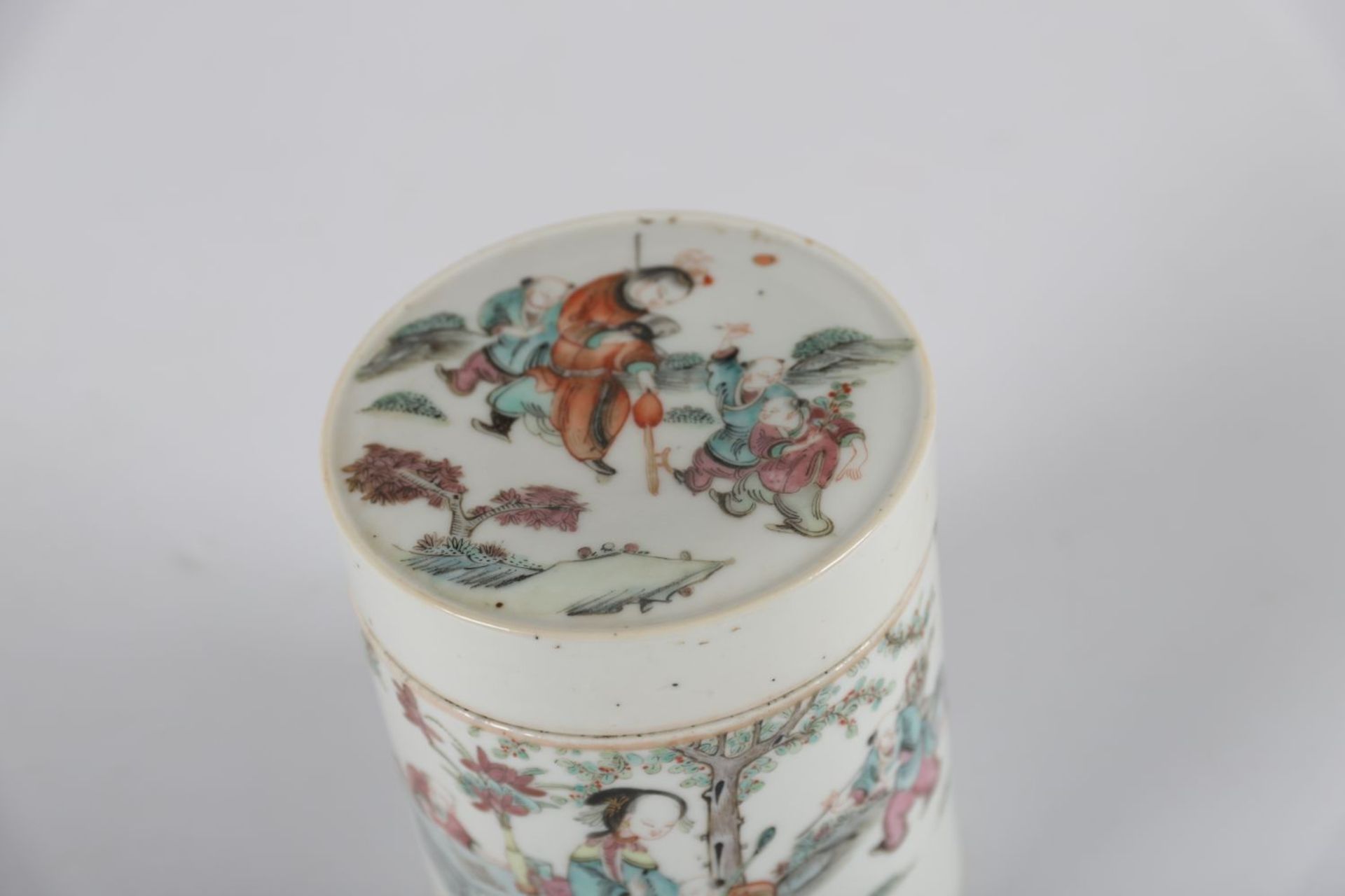 18TH-CENTURY CHINESE FAMILLE ROSE JAR - Image 2 of 3