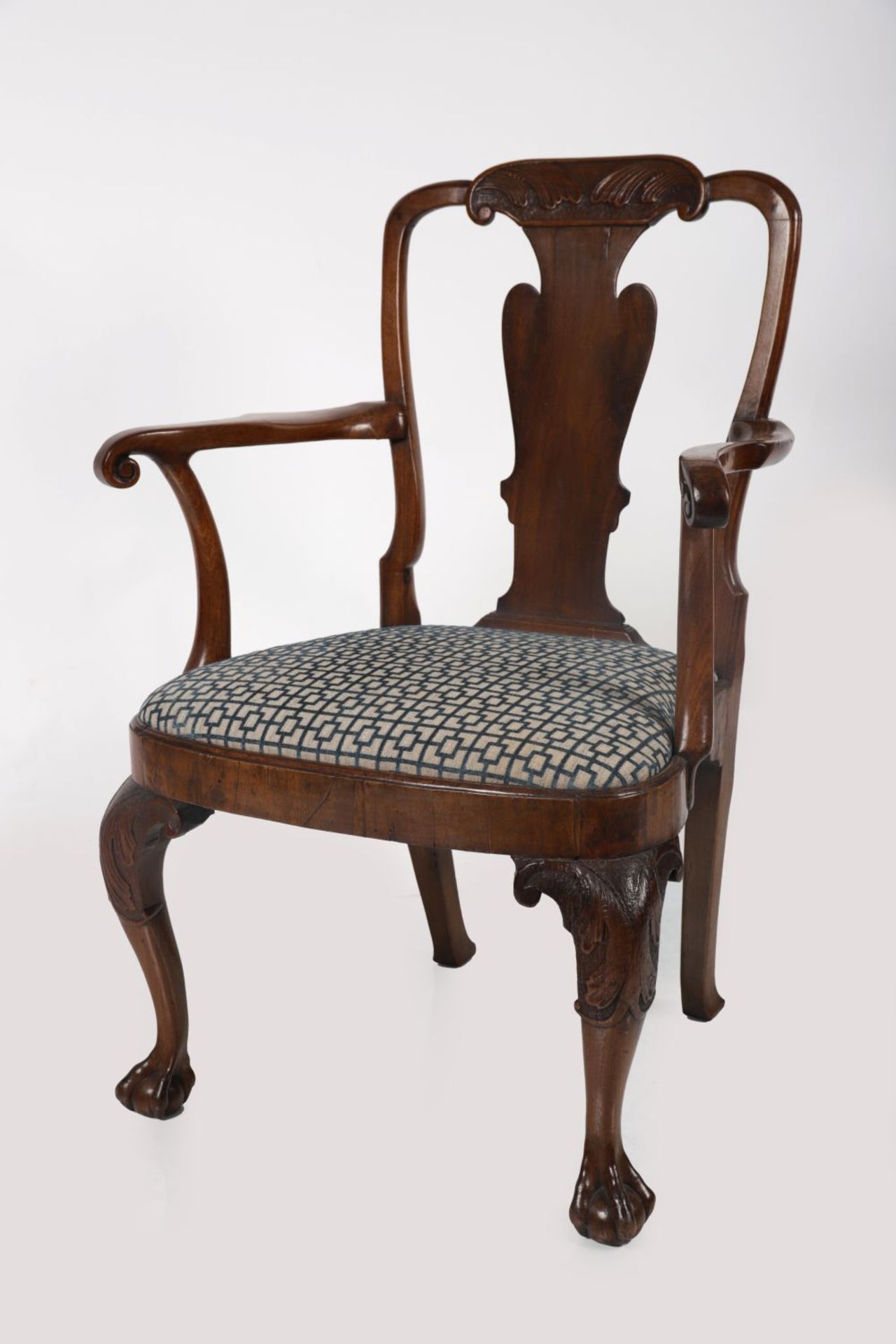 EARLY 18TH-CENTURY MAHOGANY ELBOW CHAIR