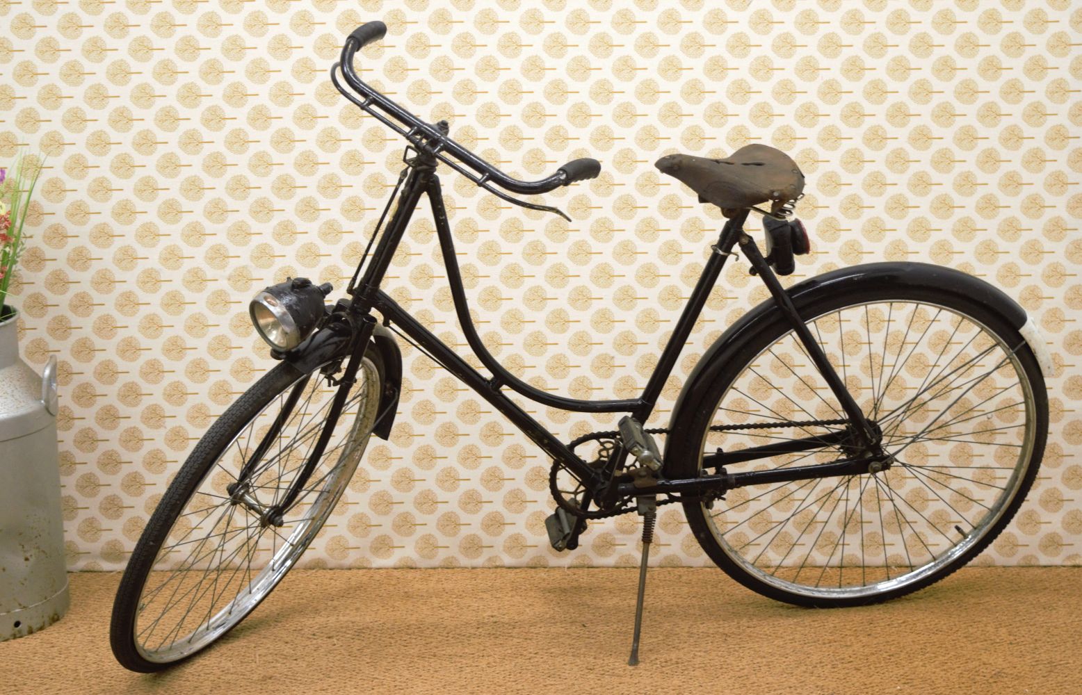 B.S.A. LADY'S VINTAGE BICYCLE - Image 2 of 5