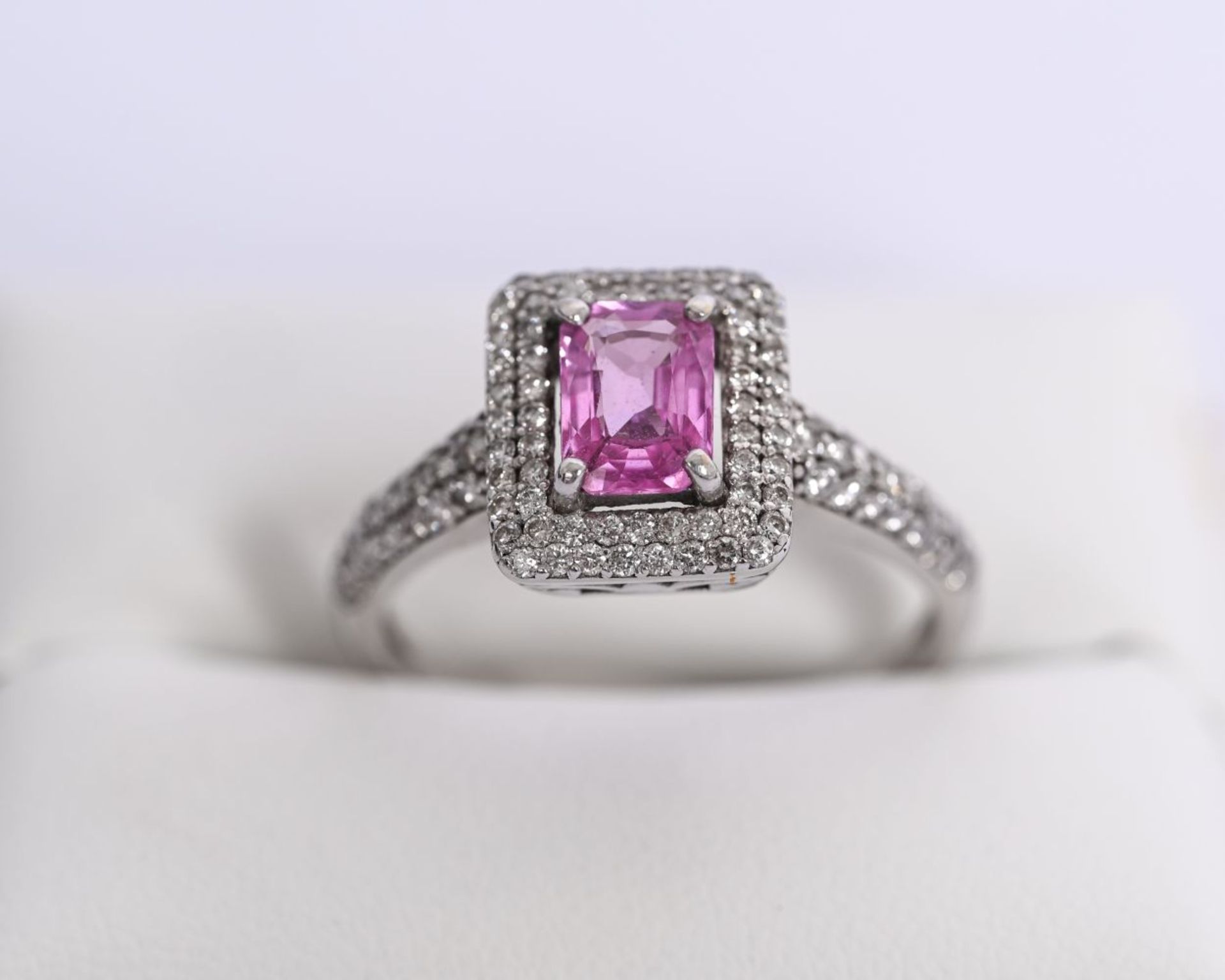 18K WHITE GOLD, PINK SAPPHIRE & DIAMOND RING