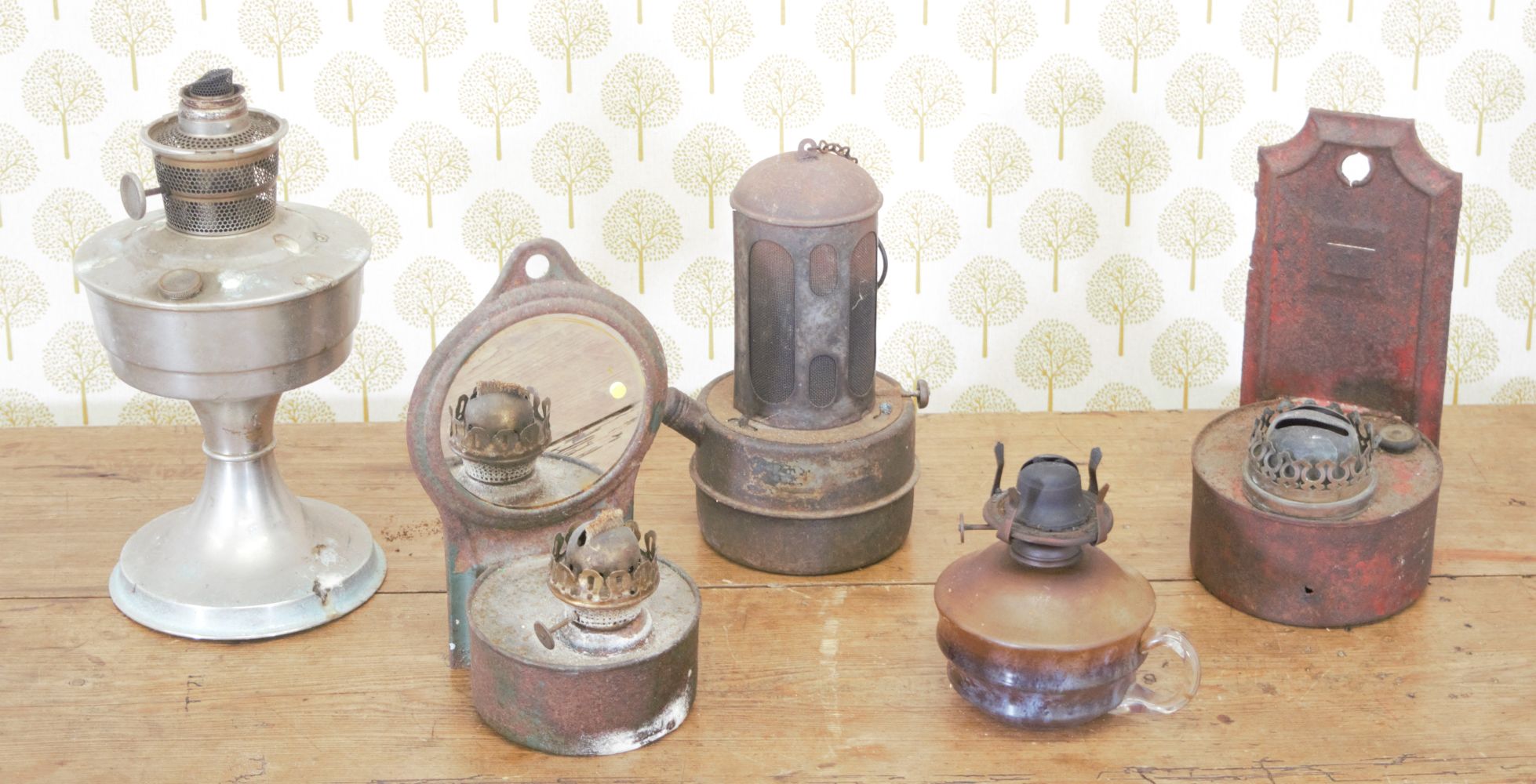 COLLECTION OF 5 PARAFFIN OIL LAMPS