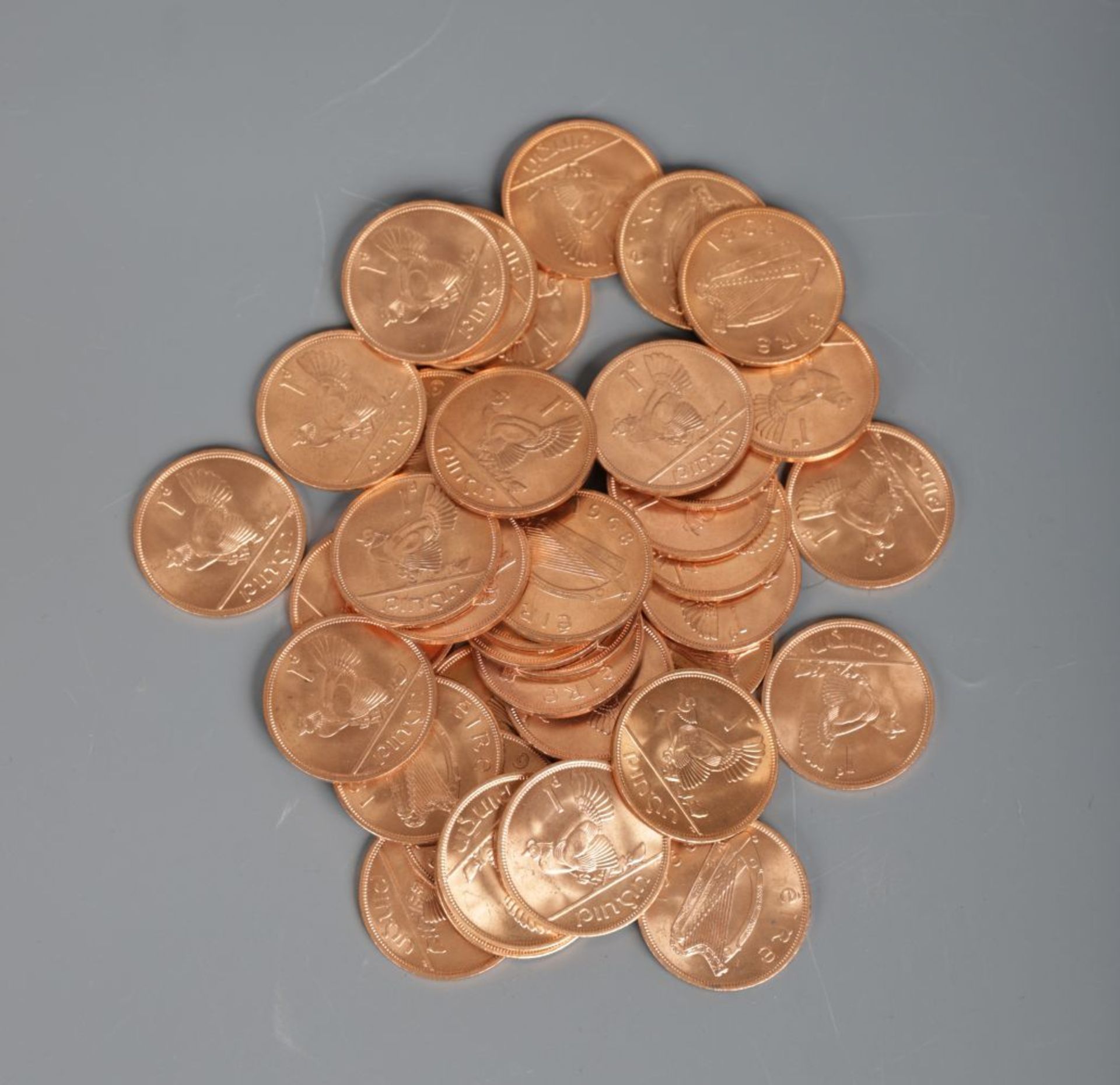 LARGE COLLECTION OF PENNY COINS MINT - Image 2 of 3