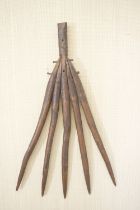 19TH-CENTURY PRIMITIVE WOODEN EEL FORK