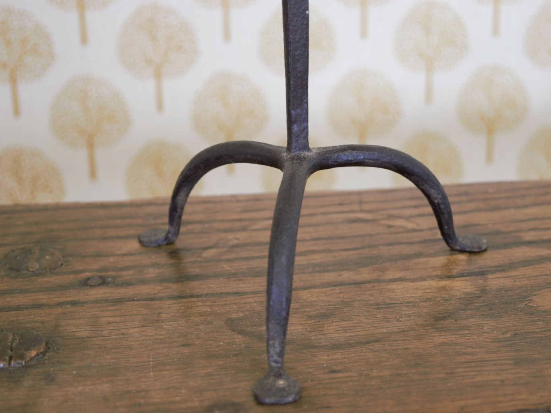 19TH-CENTURY FORGED IRON TABLE RUSHLIGHT - Image 3 of 3