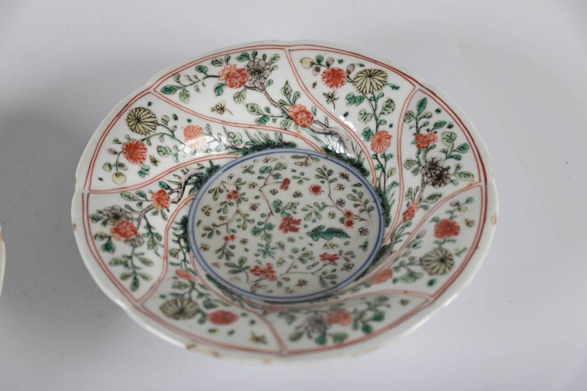 PAIR CHINESE QING FAMILLE VERT DEEP BOWLS - Image 2 of 3