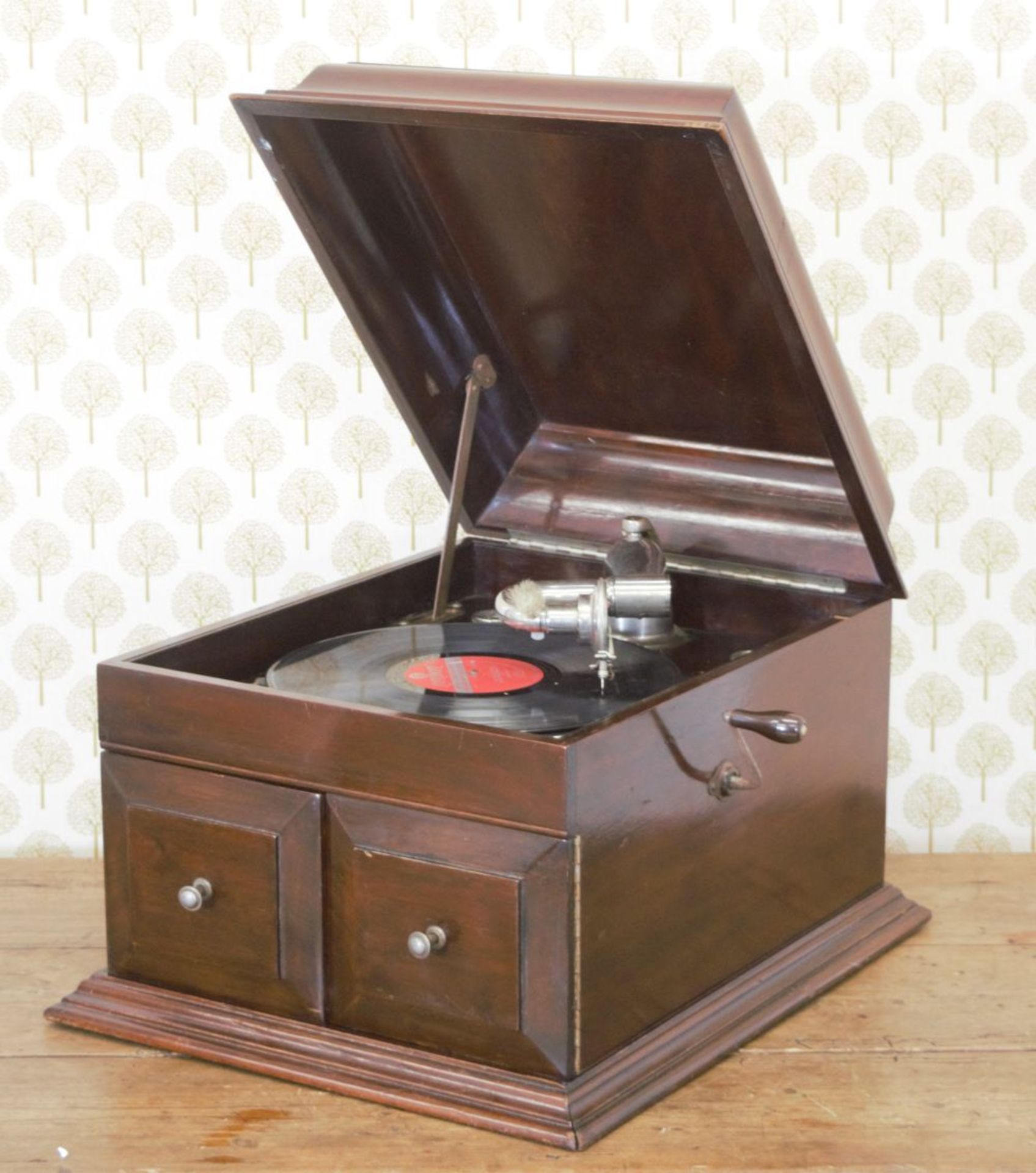 19TH-CENTURY MAHOGANY CABINET GRAMOPHONE