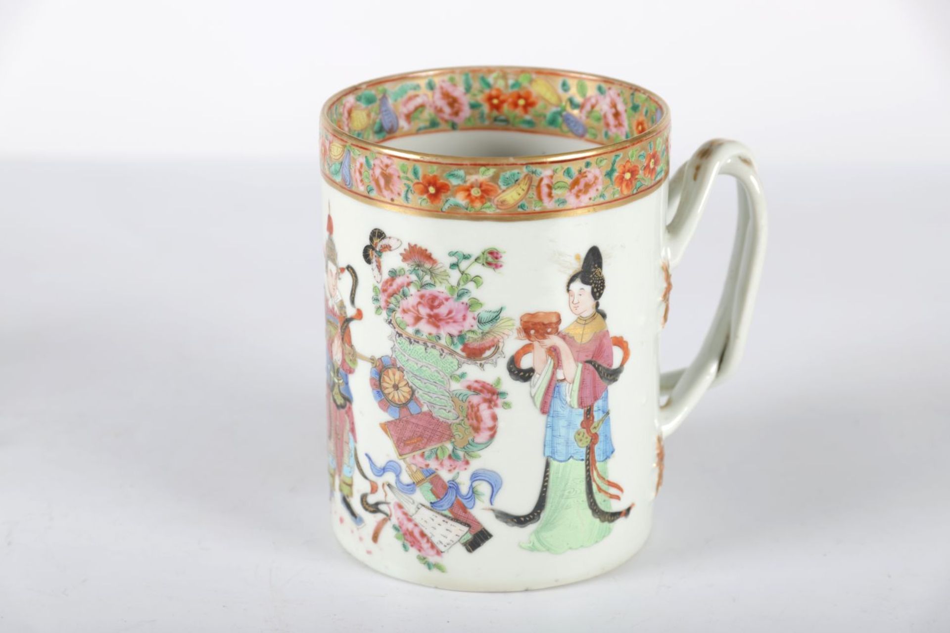 18TH-CENTURY CHINESE POLYCHROME MUG