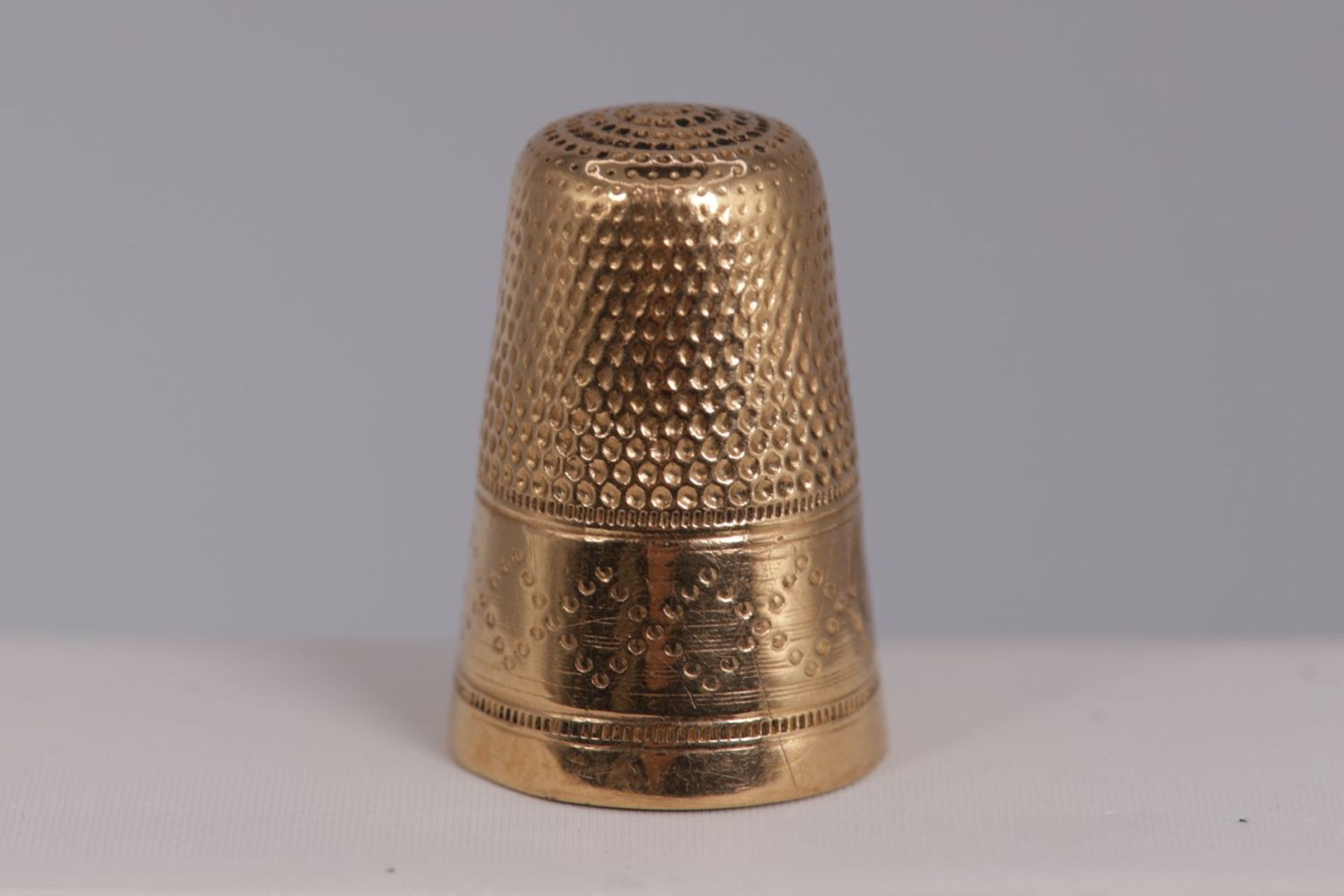 18K GOLD THIMBLE