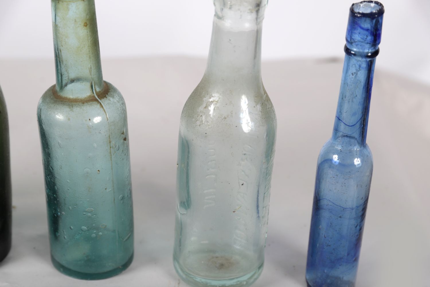 5 ANTIQUE BOTTLES - Image 3 of 3