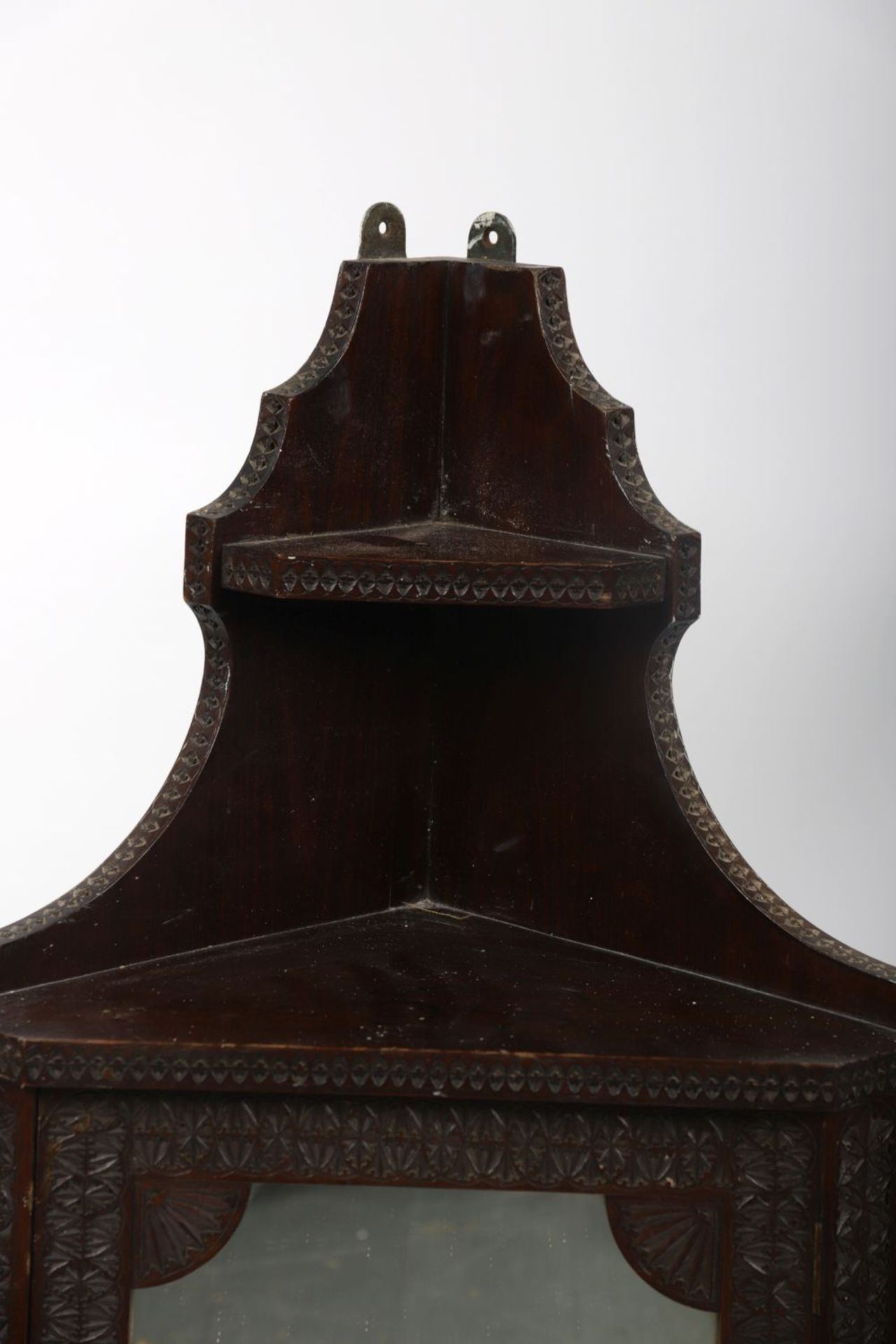EARLY 20TH-CENTURY HANGING CORNER CABINET - Image 3 of 4
