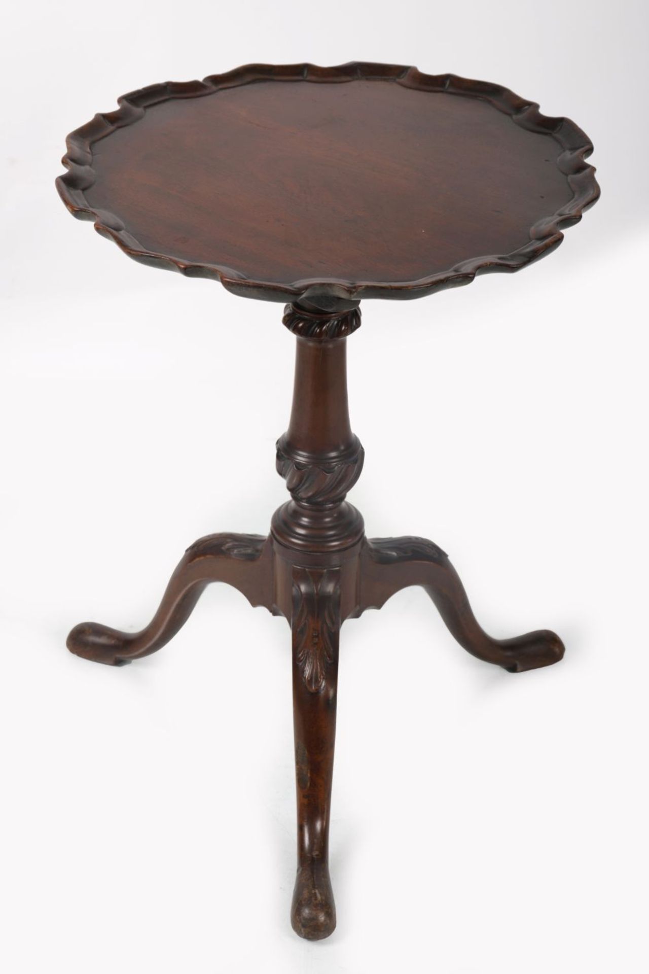 18TH-CENTURY IRISH KETTLE TABLE