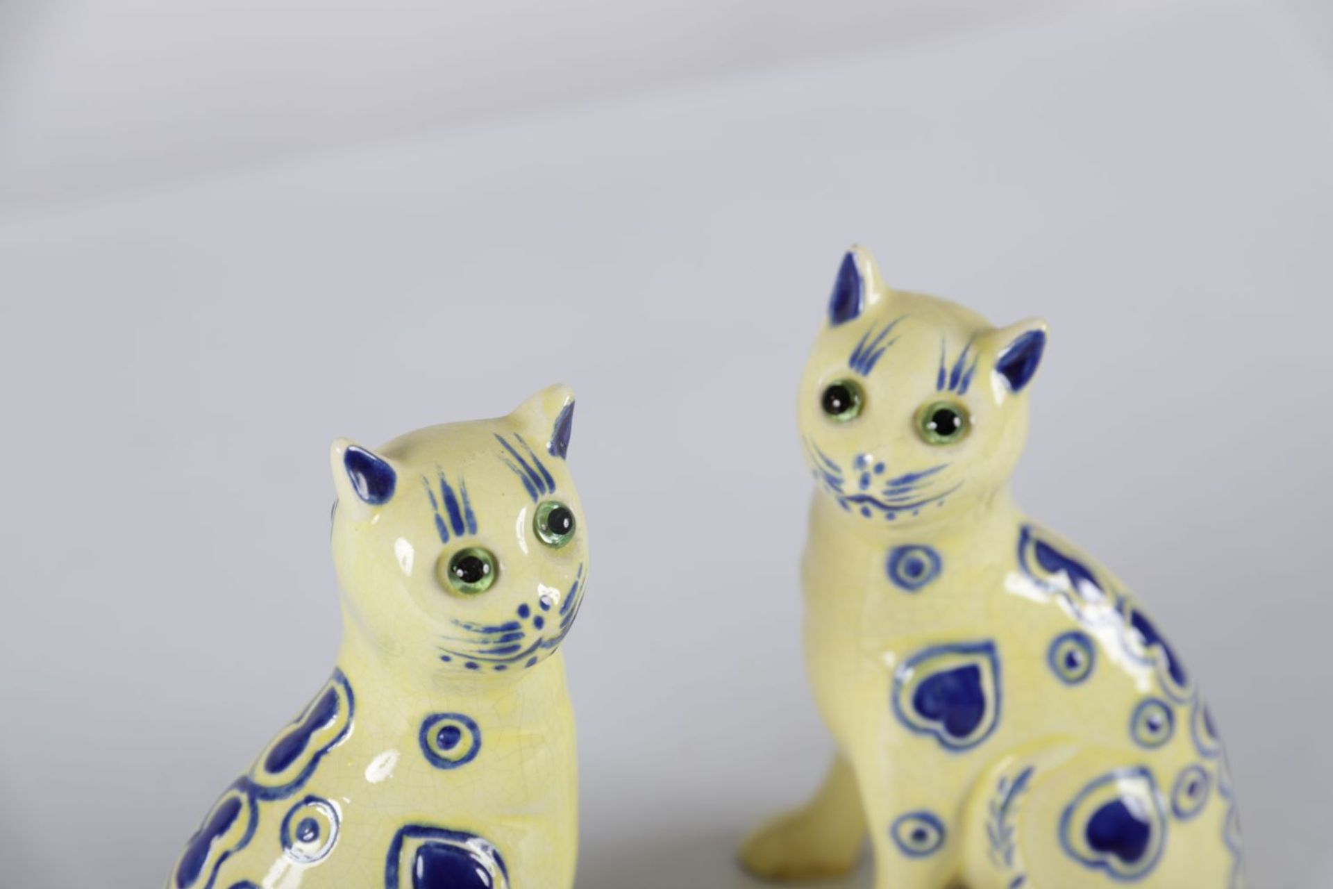 PAIR OF GALLE STYLE CERAMIC CATS - Bild 2 aus 3