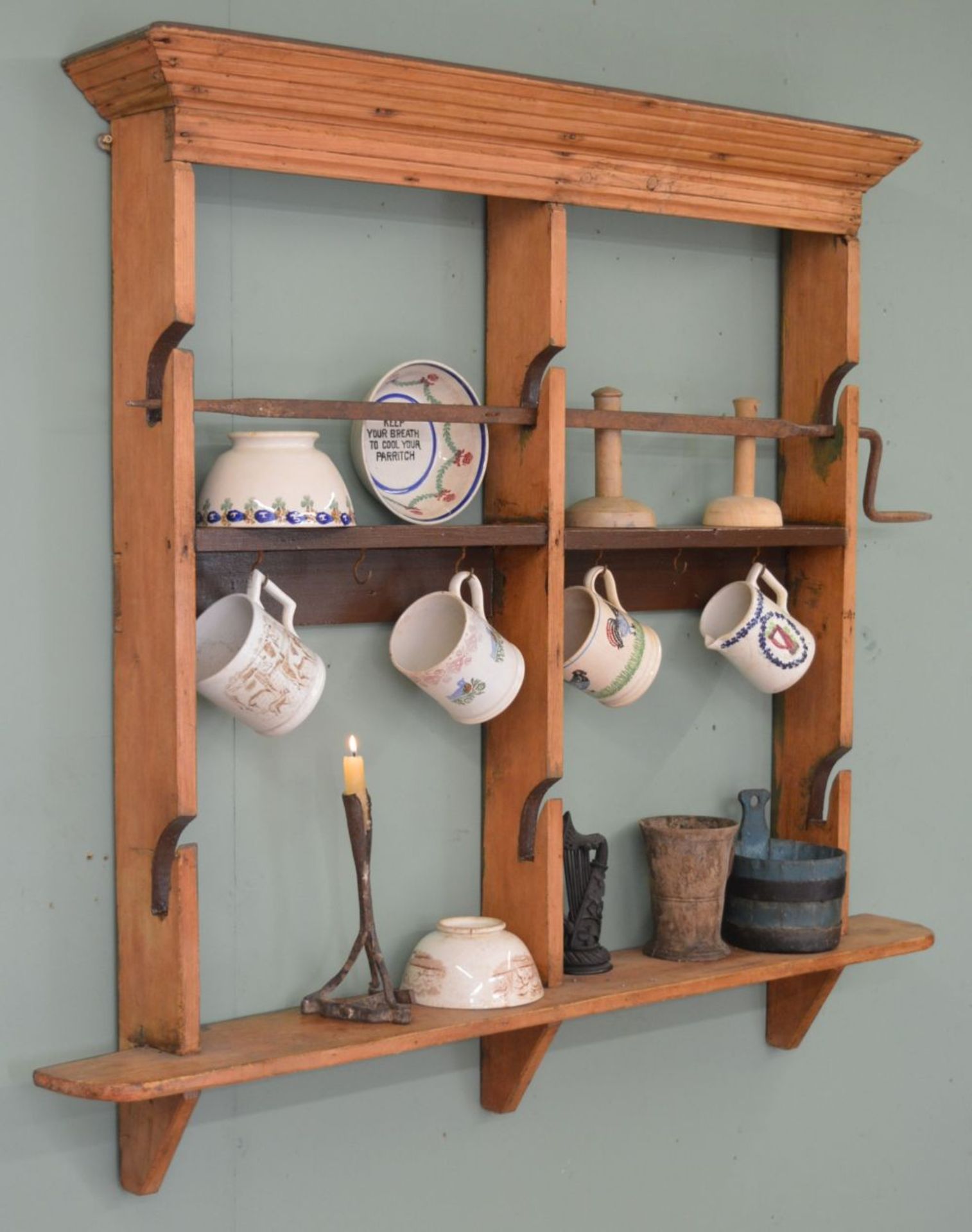 19TH-CENTURY PINE WALL-MOUNTED SPIT RACK - Bild 2 aus 2