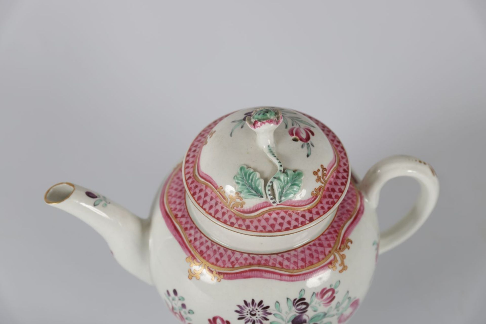EARLY WORCESTER POLYCHROME TEAPOT - Image 2 of 3