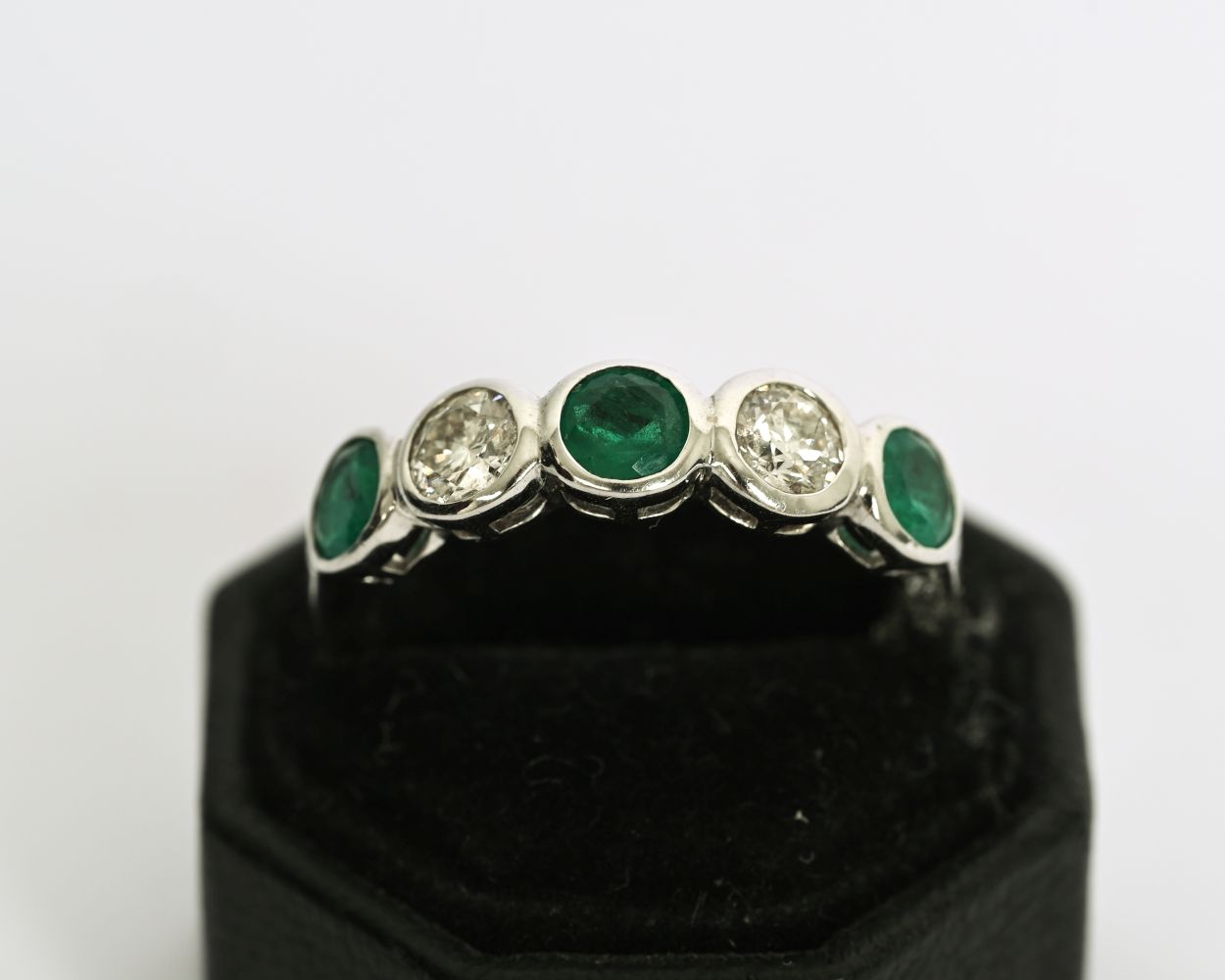 18K WHITE GOLD EMERALD & DIAMOND BAND