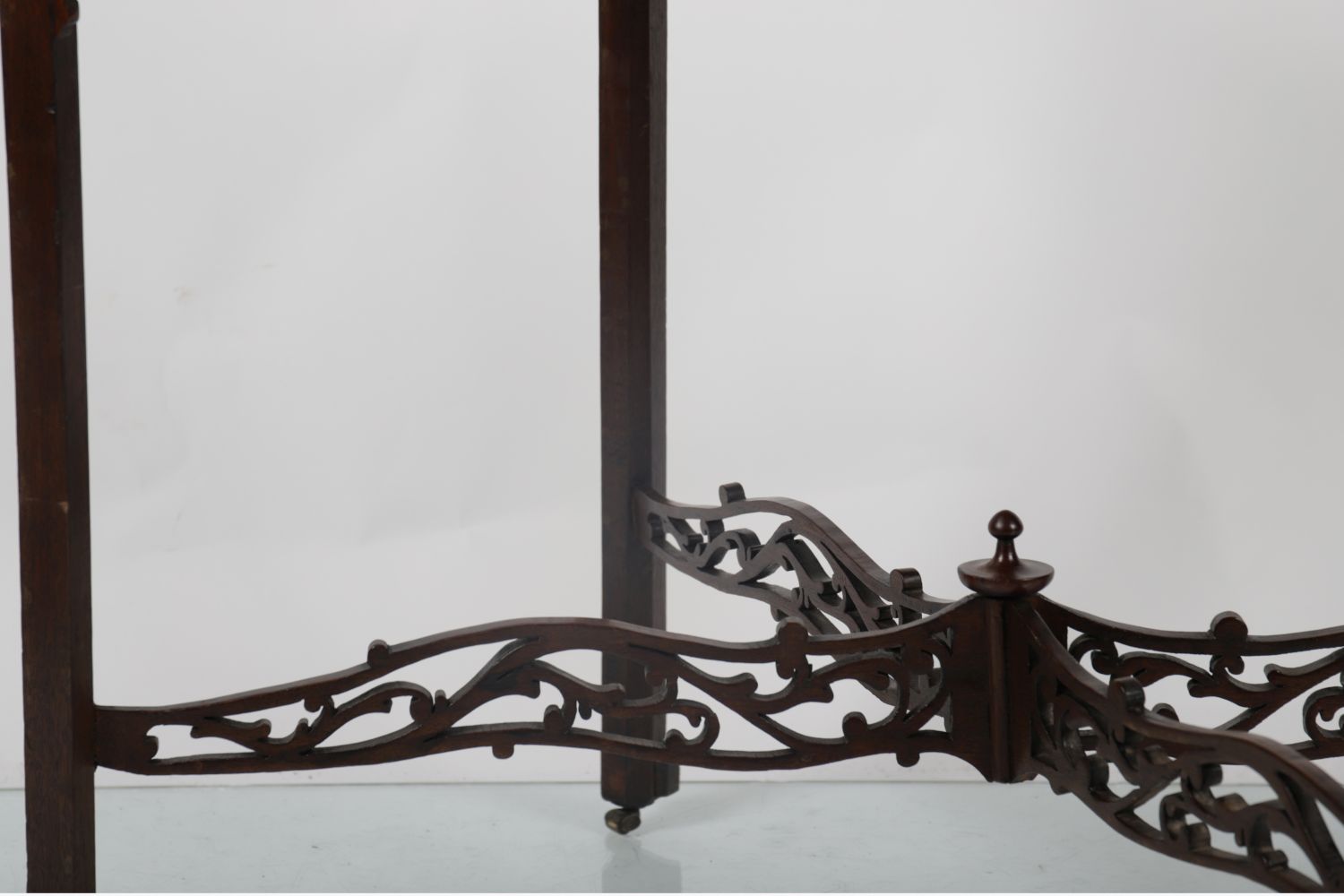 18TH-CENTURY CHIPPENDALE MAHOGANY SILVER TABLE - Image 2 of 4