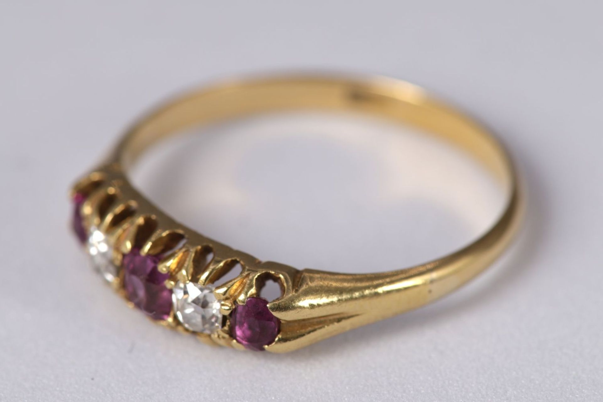 ANTIQUE 18K YELLOW GOLD, RUBY & DIAMOND RING - Image 3 of 4