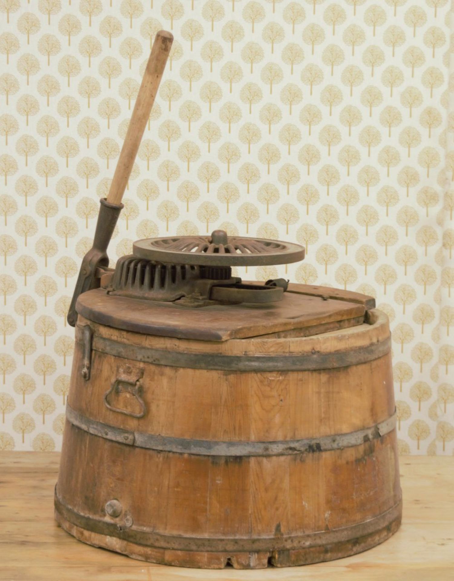 19TH-CENTURY BARREL CLOTHES WASHING MACHINE