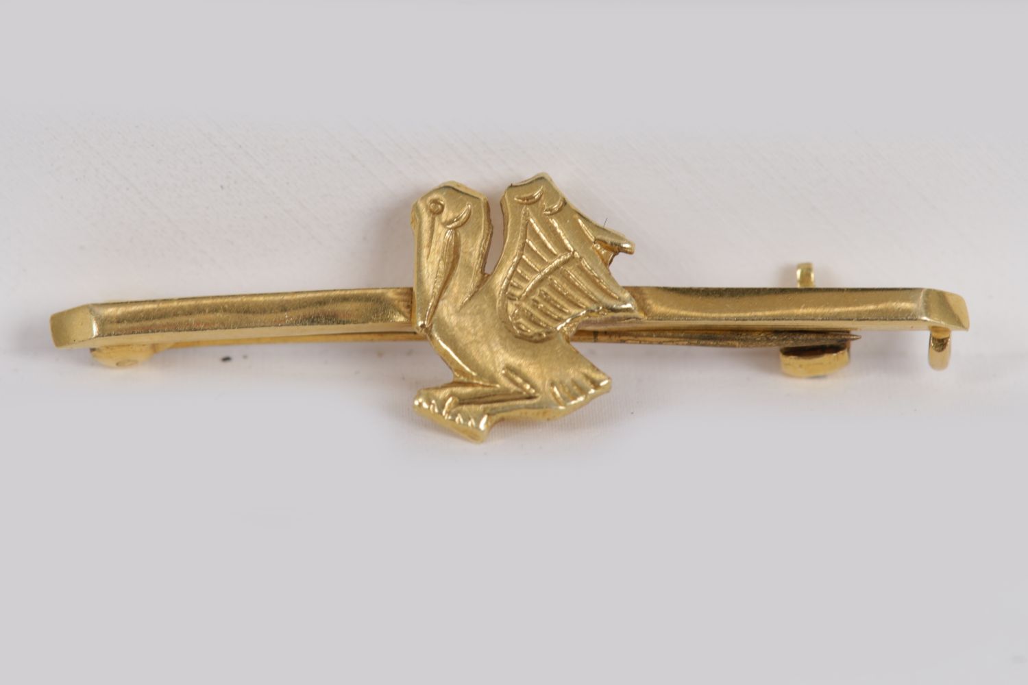 GOLD PELICAN BROOCH