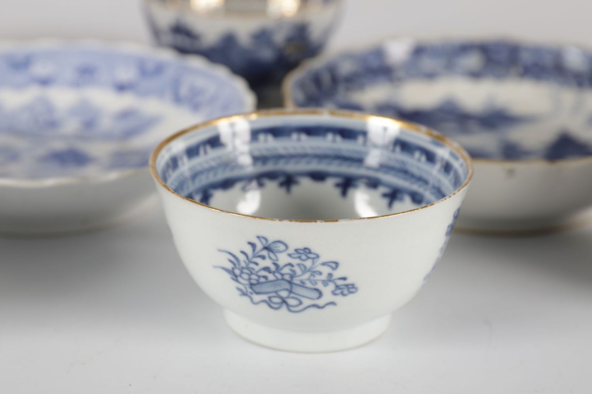 7 18TH-CENTURY CHINESE BLUE & WHITE CUPS & SAUCERS - Image 3 of 4