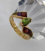 DAMENRING 585/000 Gelbgold mit Peridot