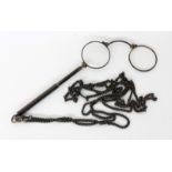 LORGNETTE MIT KETTE um