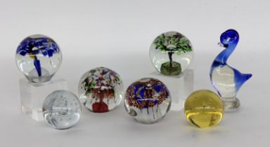 LOT VON 7 PAPERWEIGHTS aus