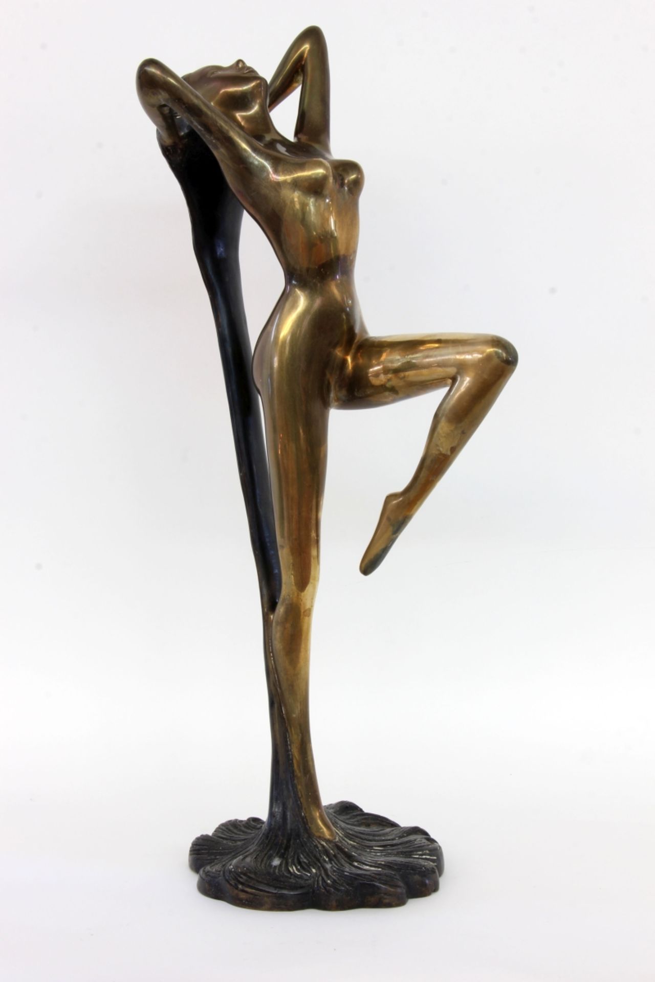 DEKORATIVE BRONZEFIGUR. Nackte Nymphe