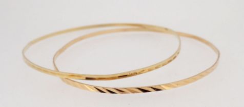 Two 9 ct gold bangles, 4.7g