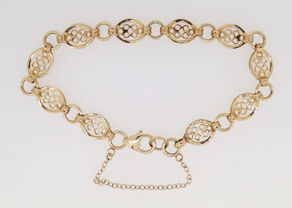 A 9 carat gold fancy link bracelet, 11.8g