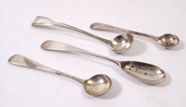 Four silver Georgian cruet spoons, 43g