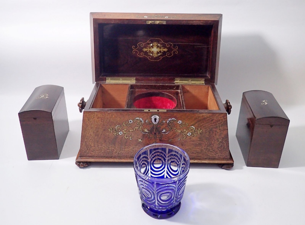 A 19th century fine rosewood sarcophagus form tea caddy with brass and mother of pearl inlay, fitted - Image 5 of 5