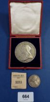 A Queen Victoria Diamond Jubilee medal in silver 1837-1897 in fitted case, 84 grams, 5.5cm