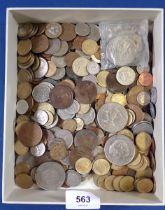 A miscellaneous selection of British and world coinage mostly 20th century to include: Eire, France,