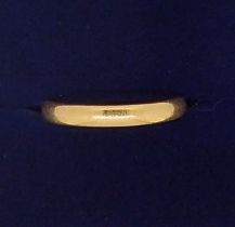 A 22 carat gold wedding band, 2.4g