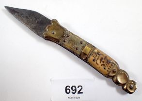 A 19th century Spanish small knife marked Batisre, 15cm